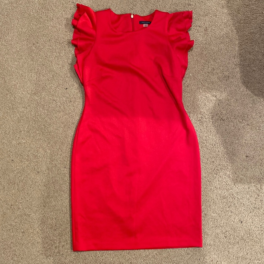 Fluttery sleeveless red dress